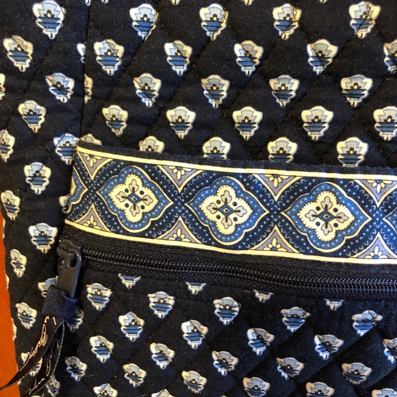 Vera Bradley Navy Purse With Small Blue Flowers - Picture 2 of 7